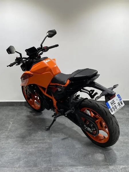 390 DUKE