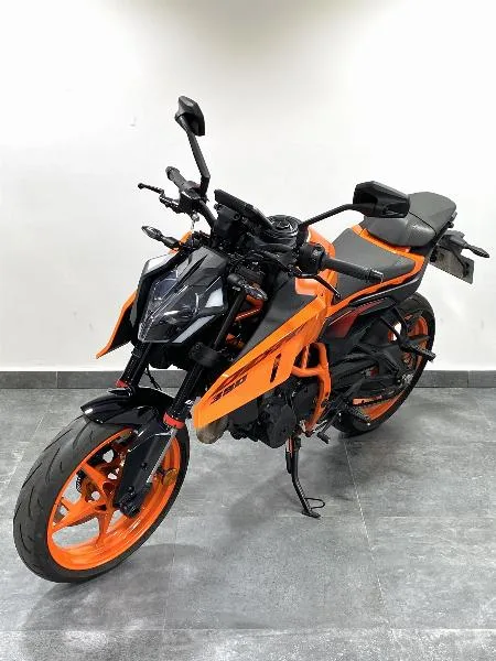 390 DUKE