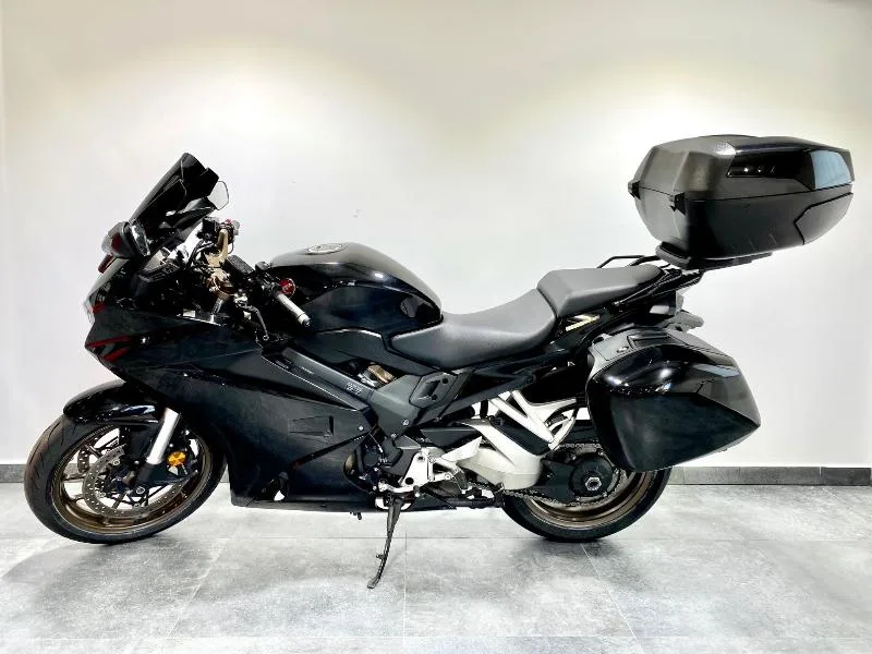 VFR 800 F