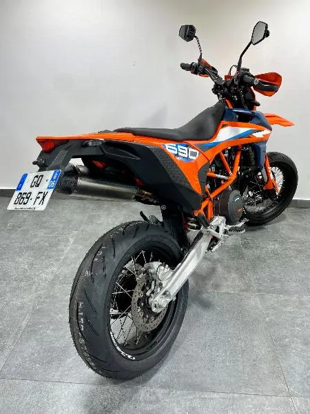 690 SMC R