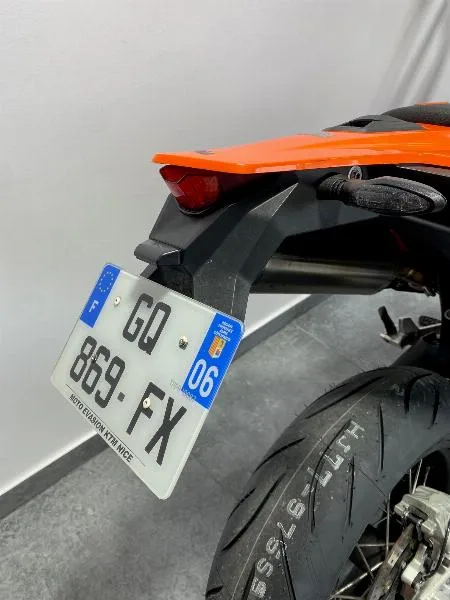 690 SMC R