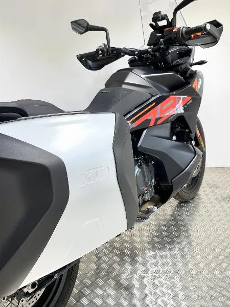 790 ADVENTURE