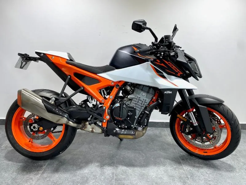 990 DUKE R