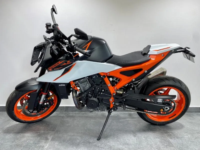 990 DUKE R