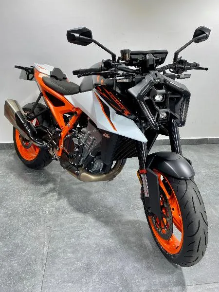 990 DUKE R