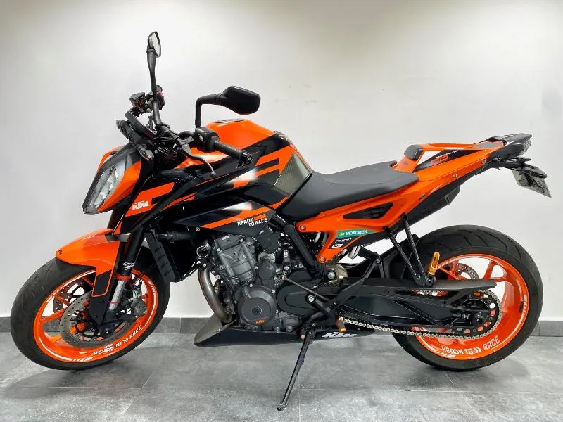 890 DUKE GP