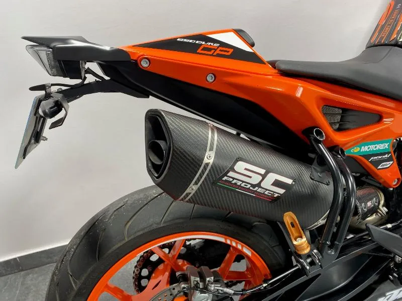 890 DUKE GP