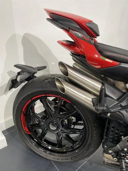 BRUTALE 1000 RR