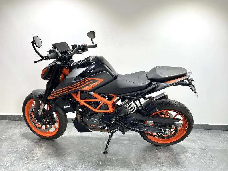 125 DUKE