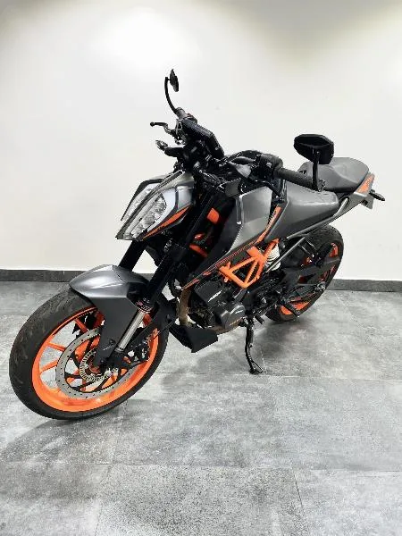 125 DUKE