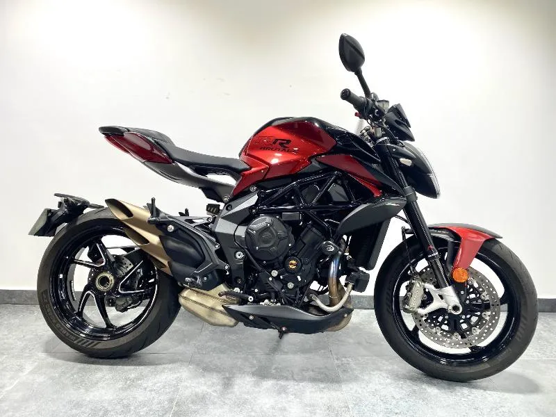 BRUTALE 800 RR