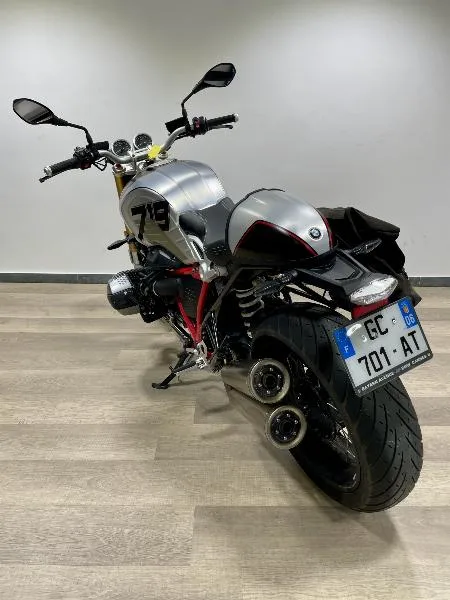 R NineT