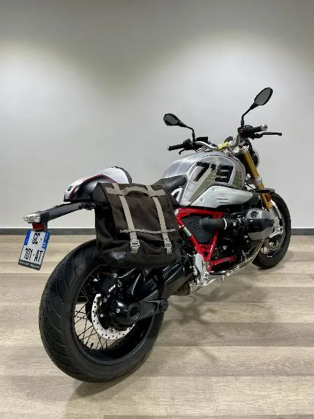 R NineT