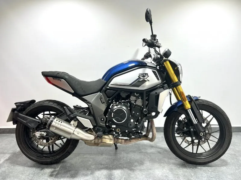 CLX 700