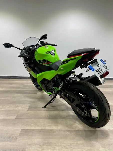 NINJA 400