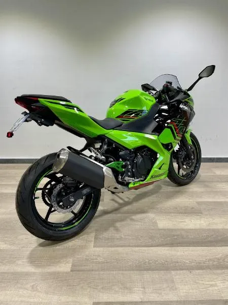 NINJA 400