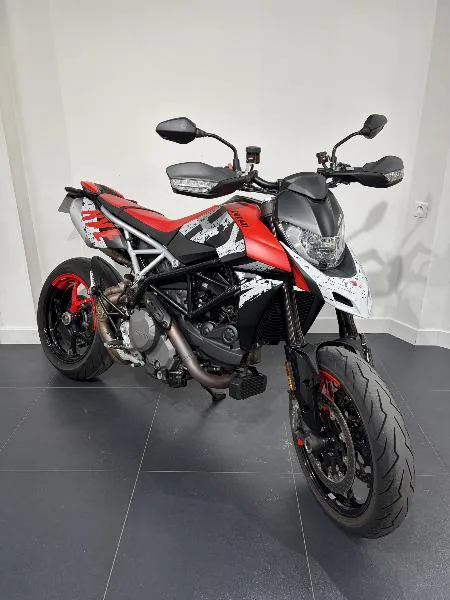 HYPERMOTARD