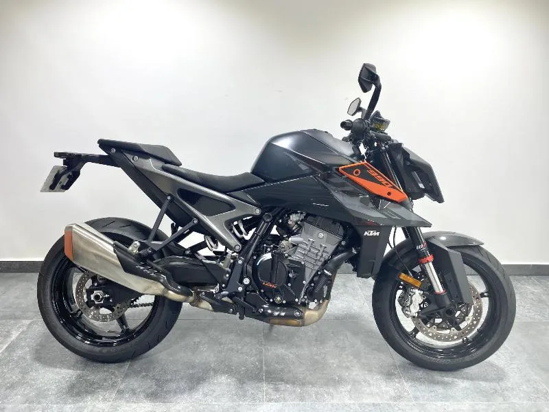 990 DUKE
