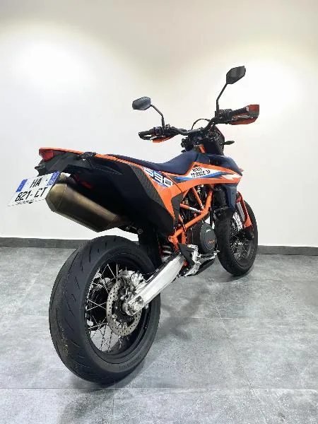 690 SMC R