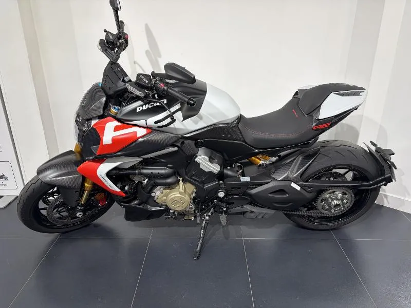 DIAVEL V4