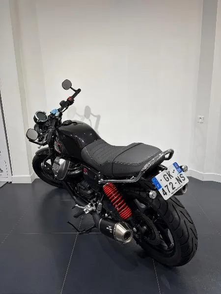 V7 STONE