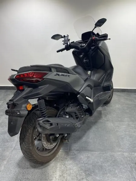XMAX 125