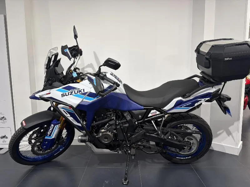 DL VSTROM 800DE