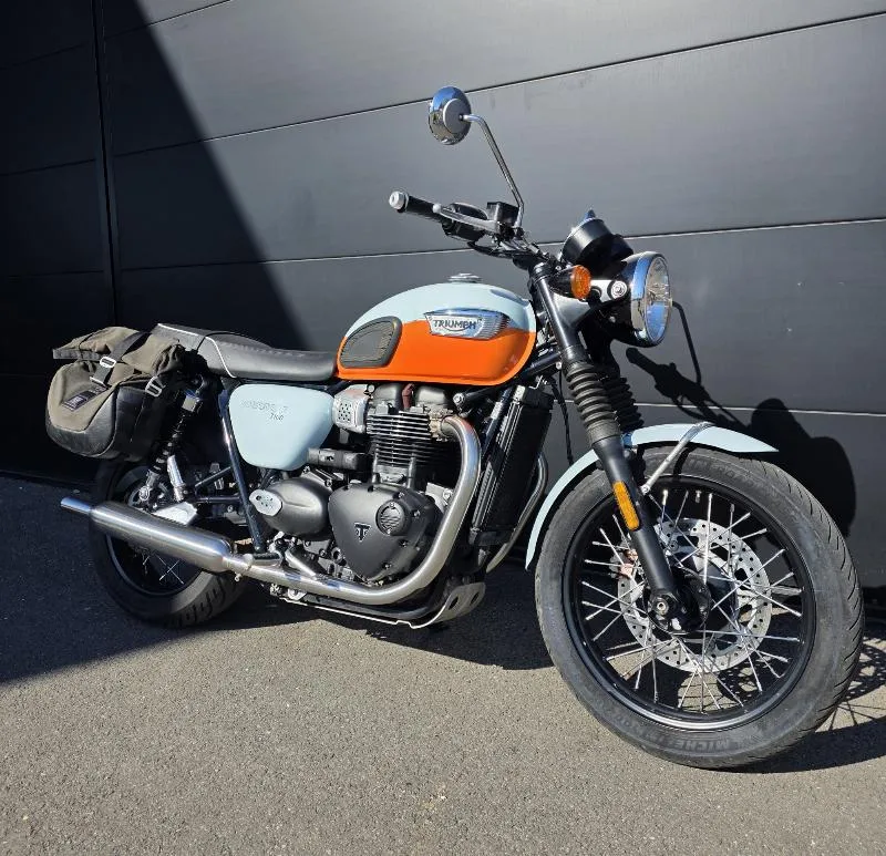 Bonneville T100 2023