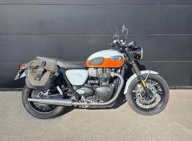 Bonneville T100