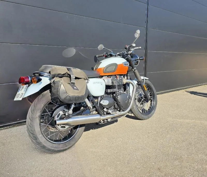 Bonneville T100