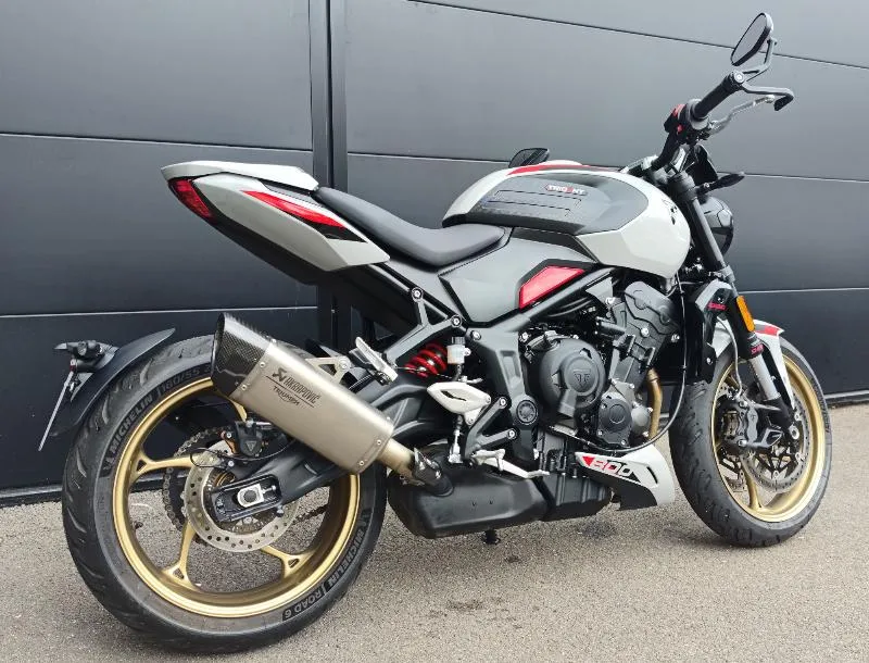 TRIDENT 800