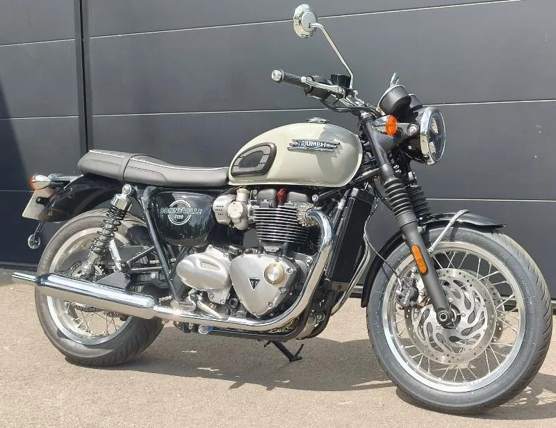 BONNEVILLE T120
