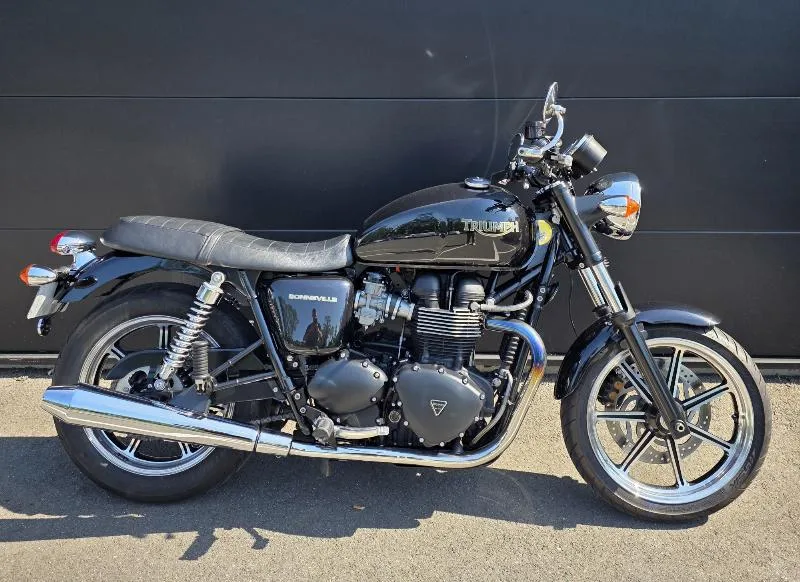 Bonneville T100