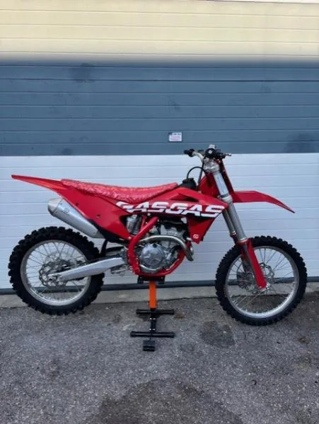MC 250 F