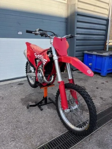 MC 250 F