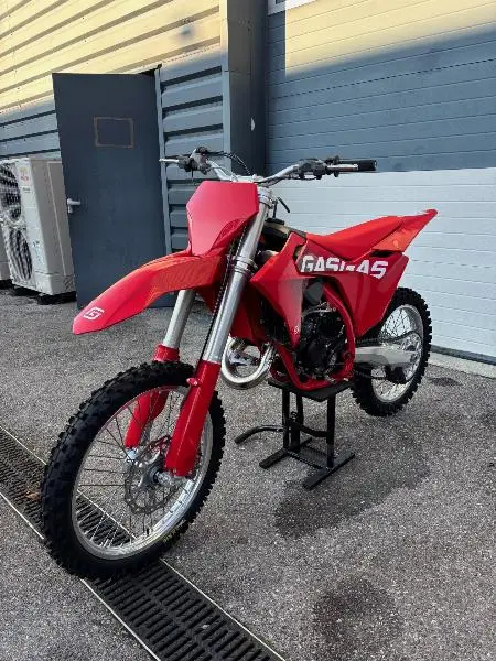 MC 125