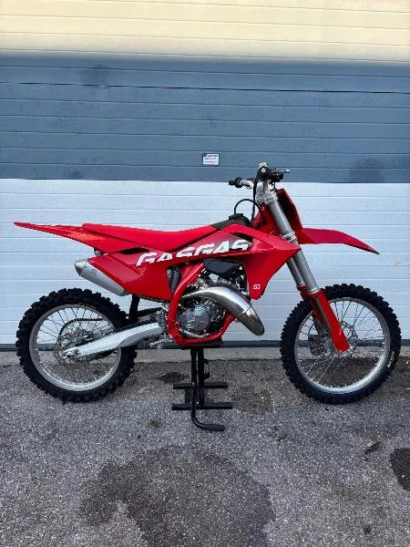 MC 125
