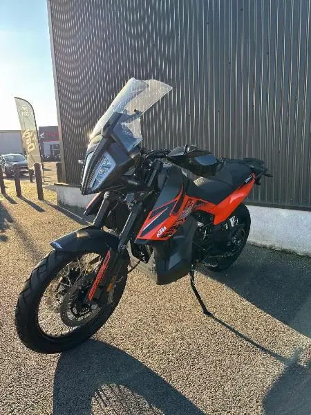 890 ADVENTURE