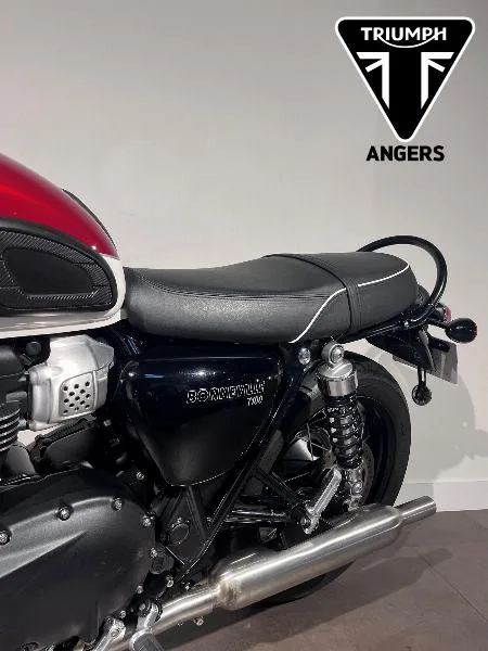 Bonneville T100