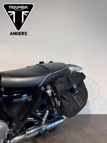 BONNEVILLE T100 900