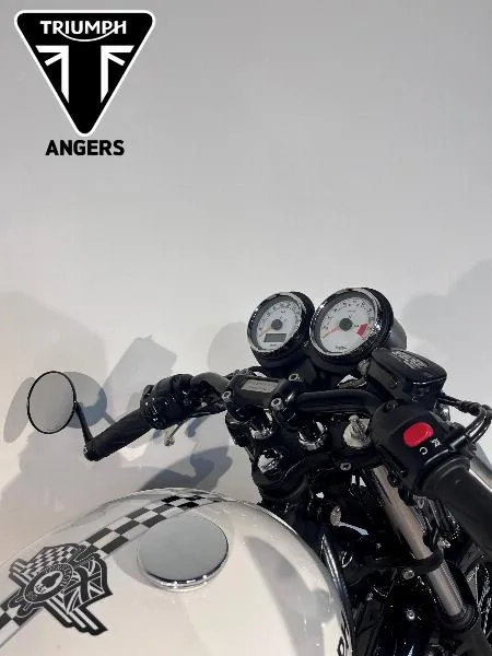THRUXTON 900 ACE