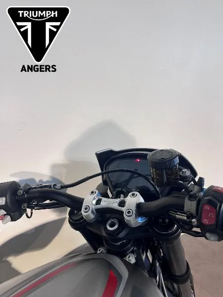 STREET TRIPLE 765 RS