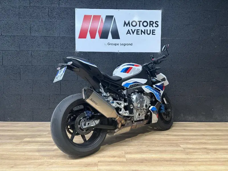 M 1000R