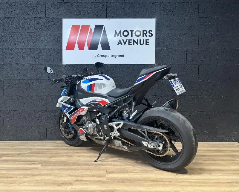 M 1000R