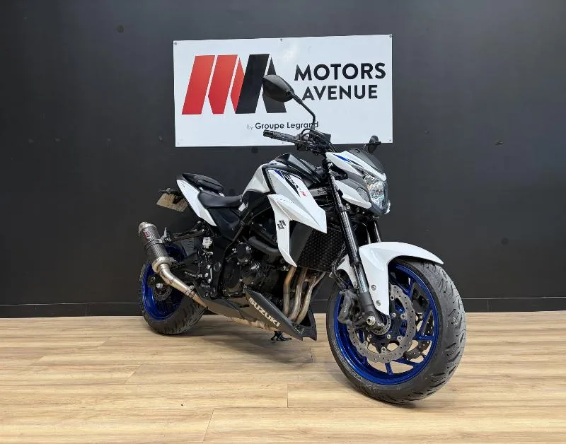 GSX 750