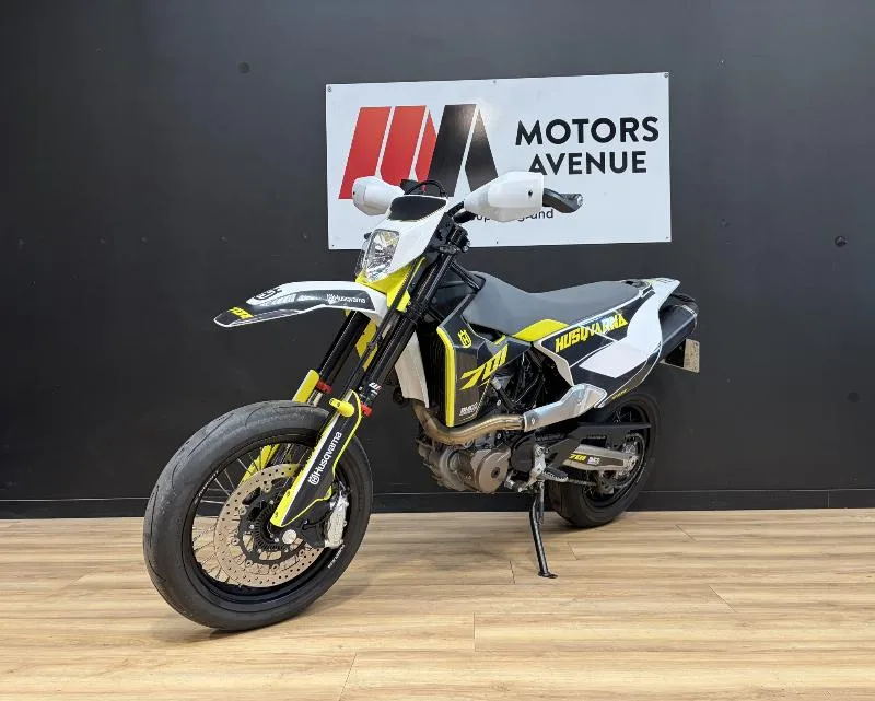 701 SUPERMOTO