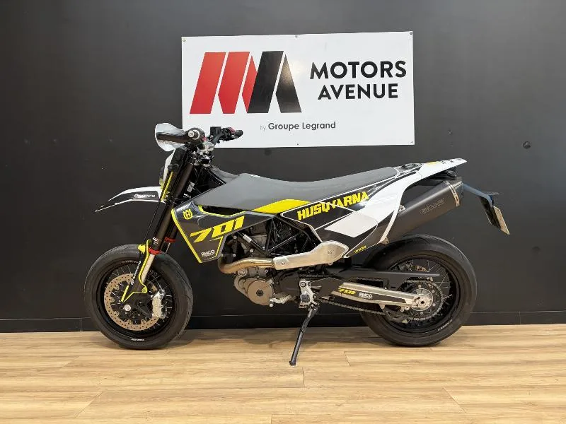701 SUPERMOTO
