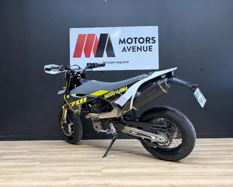 701 SUPERMOTO