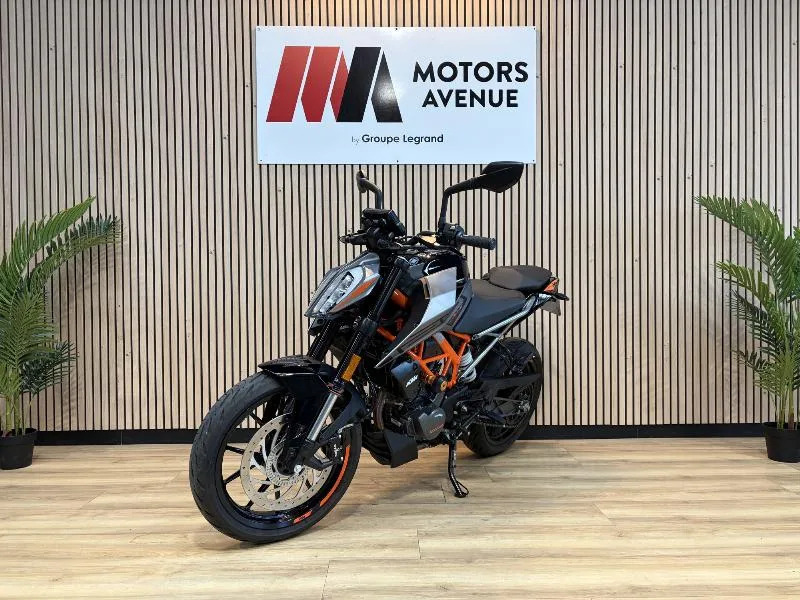 125 DUKE ABS