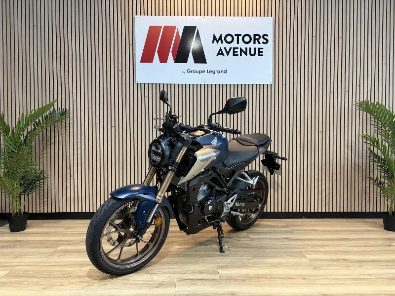 CB 125  R